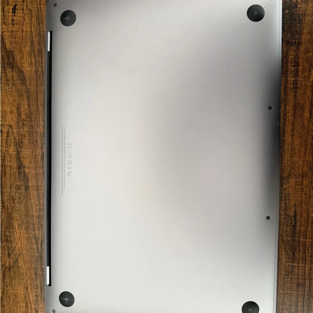 Apple MacBook in Sleek Silver